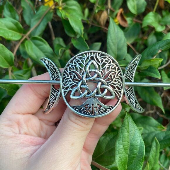 Vintage inspired Celtic Hairpin Silver Tone engraved Beautiful Crescent Moon 🌘 - Picture 2 of 6